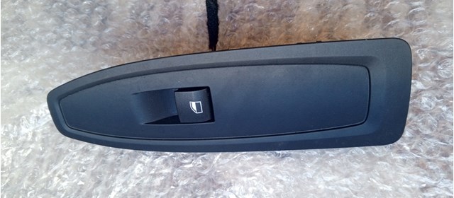 Кнопка підйомника переднього правого скла 61319208107 BMW