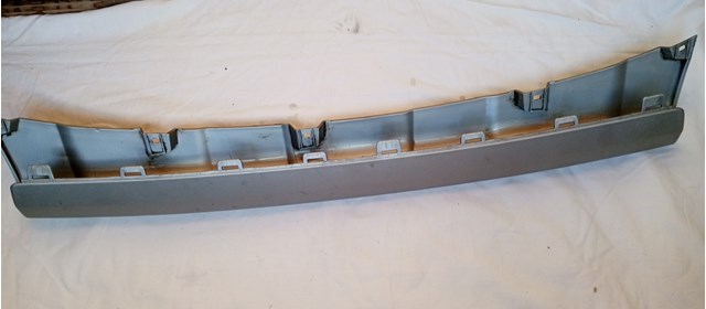 Накладка бампера переднього, центральна 620729344R RENAULT