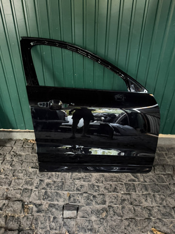 Дверка передня права 32228849 VOLVO