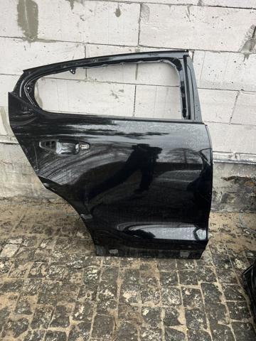Двері пасажирські задні праві 32399015 VOLVO