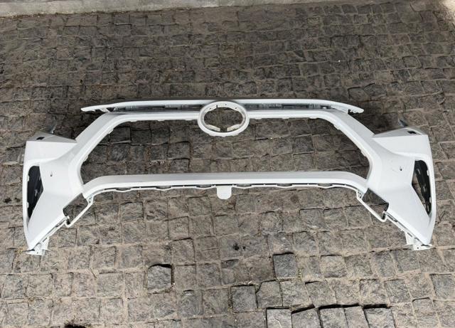 Бампер на авто 5211942B20 TOYOTA