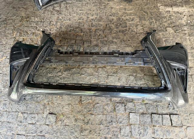 Буфер (бампер) передній 5211960881 TOYOTA
