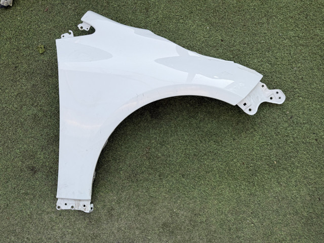Переднє праве крило 5380102260 TOYOTA