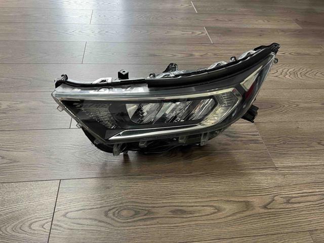 Фара дальнього світла в зборі 8118542842 TOYOTA
