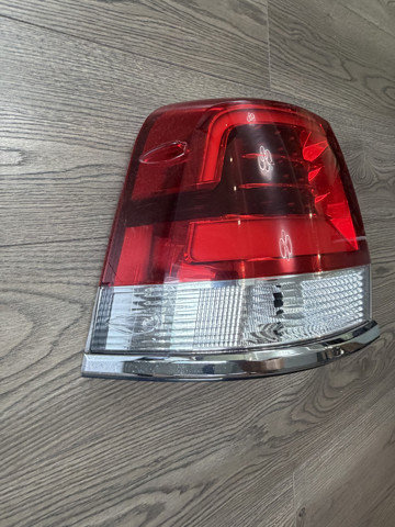 Ліхтар задній лівий, зовнішній 8156160B70 TOYOTA