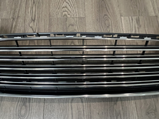 Облицювання радіатора DS738150JW FORD