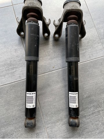 Амортизатор задній 31681824 VOLVO