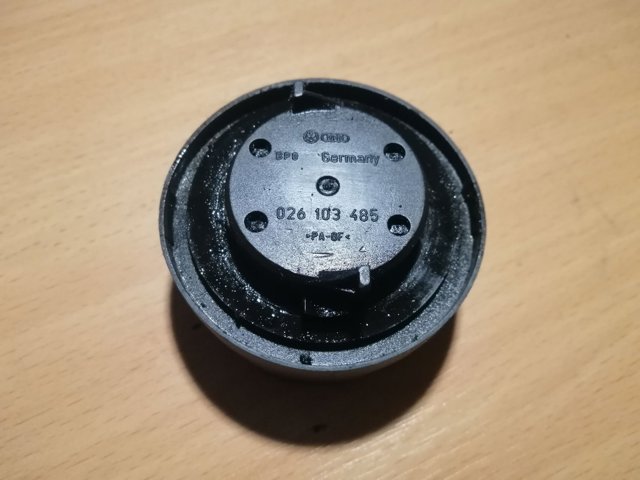 Кришка маслозаливной горловини 026103485 VAG