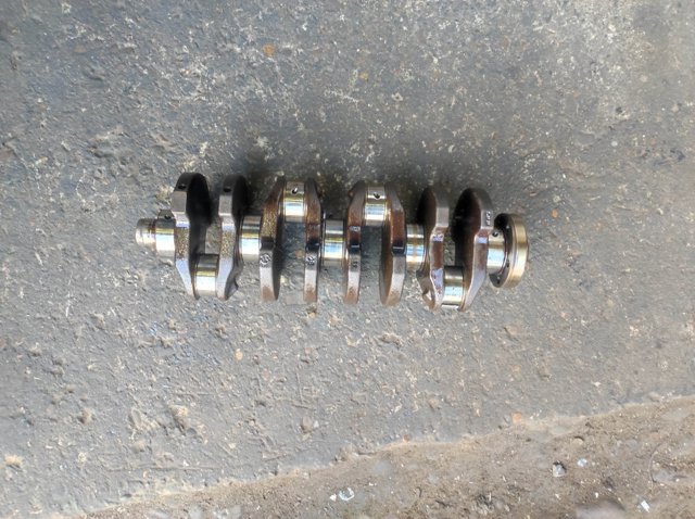 Колінчастий вал 026105101F VAG