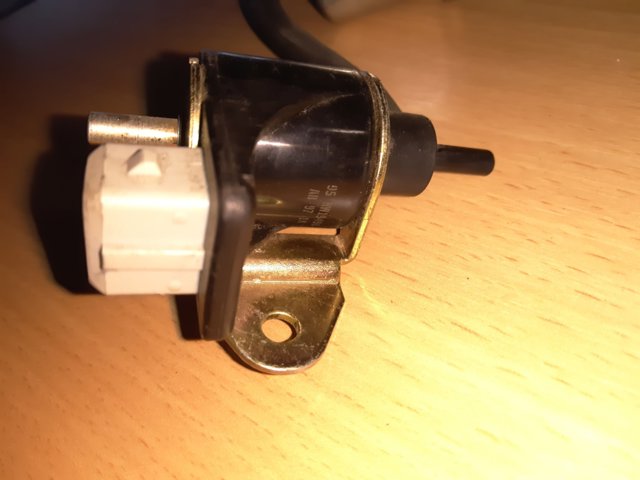 Клапан соленоїд регулювання заслонки EGR 028906283F VAG