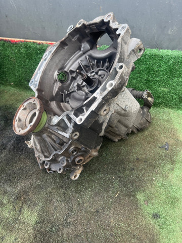 Ручна коробка передач 02K301107 VAG