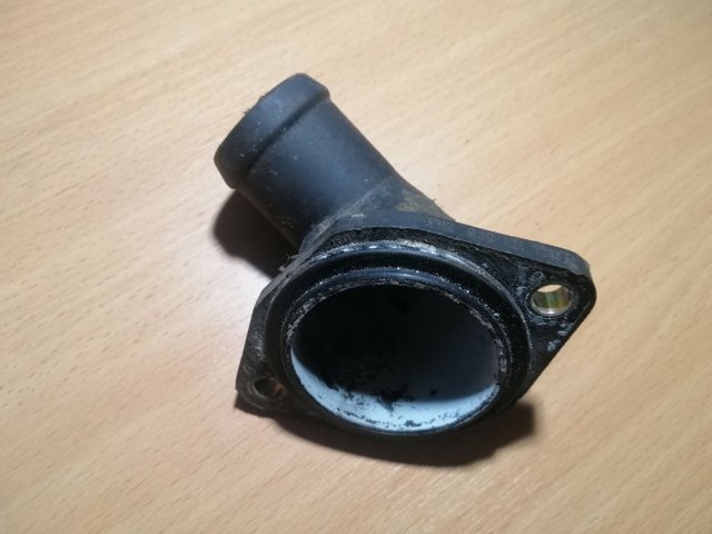 Водопровідна труба 030121121B VAG