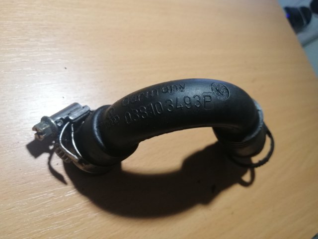 Трубка картера повітряна 038103493P VAG