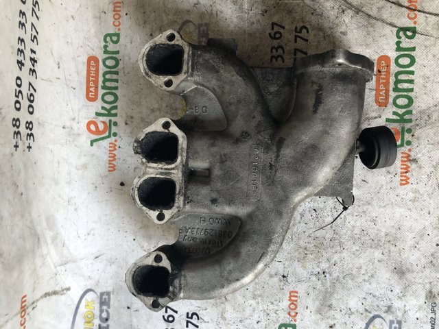 Колектор впускний 038129713AF VAG