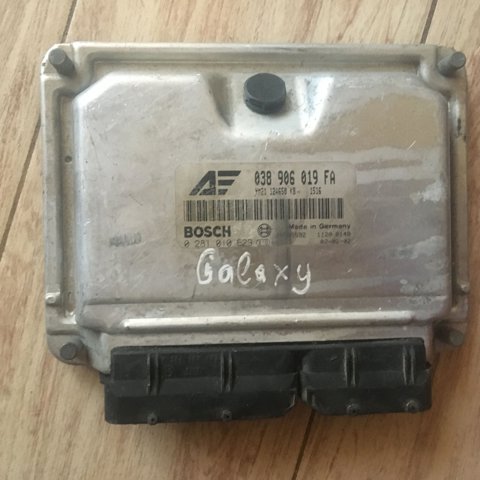 Блок двигуна 038906019FA FORD