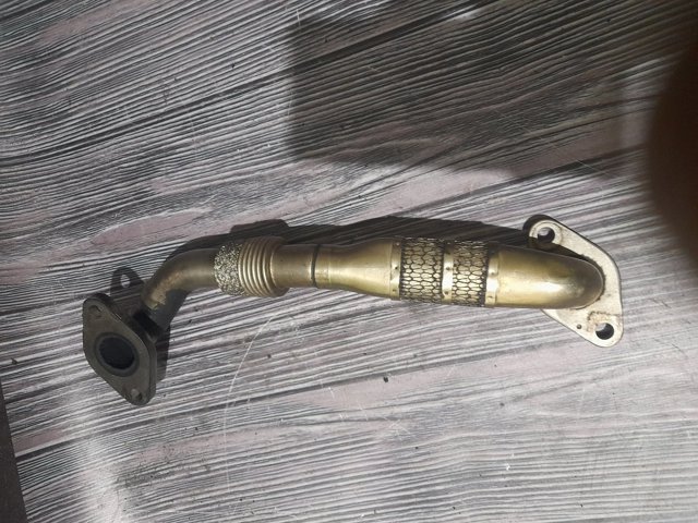Патрубок системи рециркуляції ВГ 03G131521F VAG