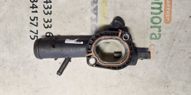 Водяний патрубок 03L121131F VAG