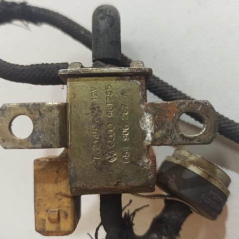 Клапан соленоїд регулювання заслонки EGR 054906267A VAG
