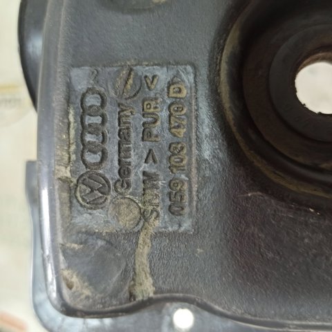 Кришка клапанна, права 059103470D VAG
