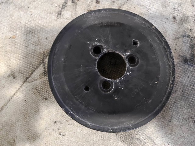 Шків водяної помпи 059121031L VAG