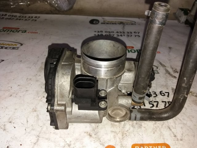 Заслінка повітряна 06A133066E VAG