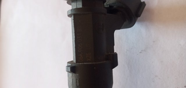 Форсунка вприску палива 06A906031BS VAG