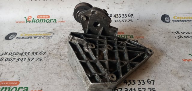 Кронштейн компресора кондиціонера 06B260885D VAG