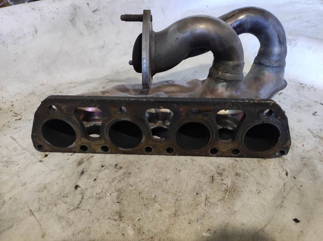 Газопроводи (колектор випускний) 06D253031C VAG