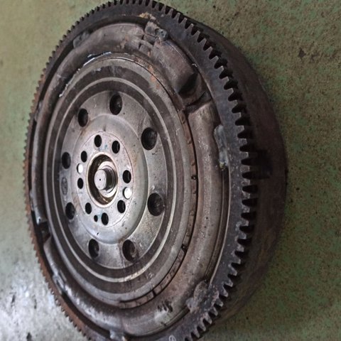 Демпферний маховик 078105266M VAG