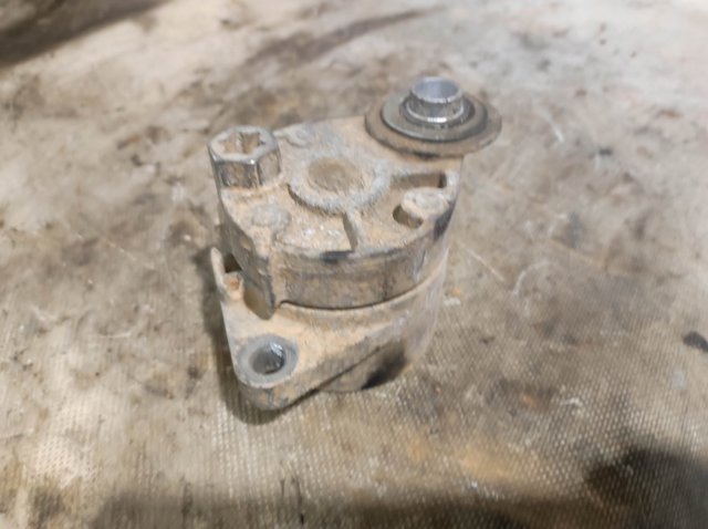 Натяжна планка поліклинового ременя 0K88R15981 HYUNDAI