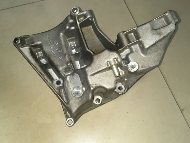 Кронштейн компресора кондиціонера 1112361330 MERCEDES
