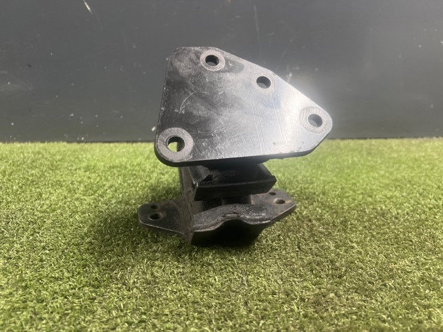 Права подушка двигуна 11210VK510 NISSAN