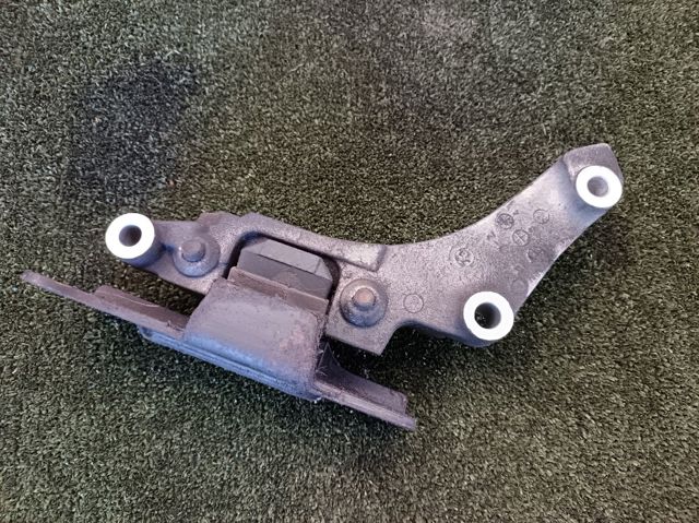 Ліва подушка двигуна 11220CA000 NISSAN