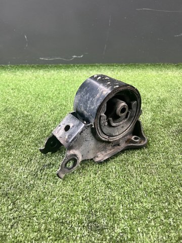 Опора двигуна задня 113208H800 NISSAN