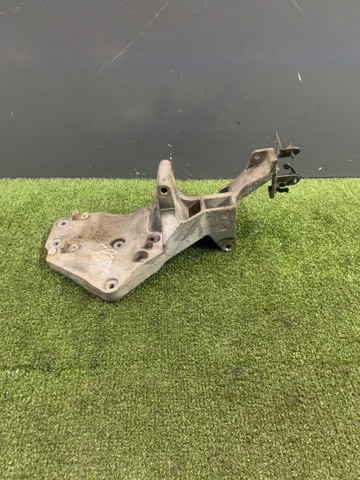 Кронштейн компресора кондиціонера 11910EB300 NISSAN