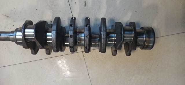 Колінвал двигуна 122002W201 NISSAN