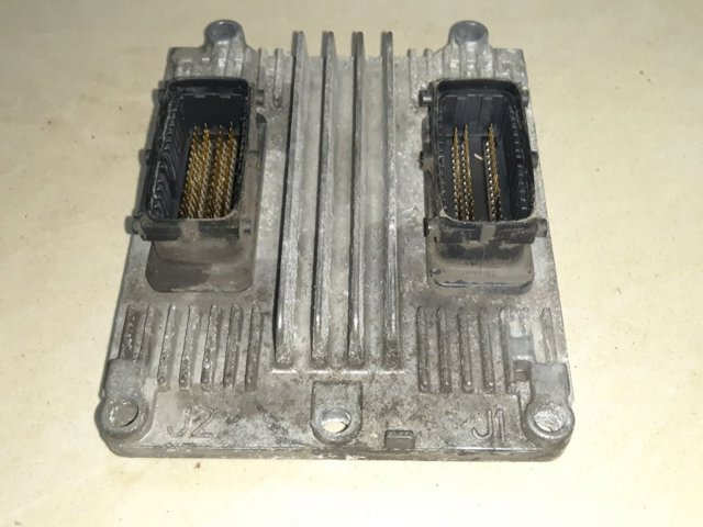 Блок двигуна 12202143 OPEL