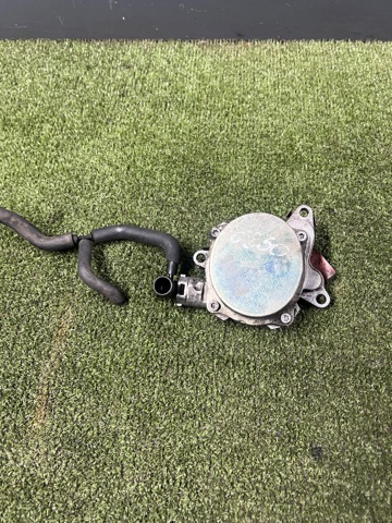 Насос вакуумний 146502018R NISSAN