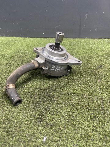 Насос вакуумний 14650EB30A NISSAN
