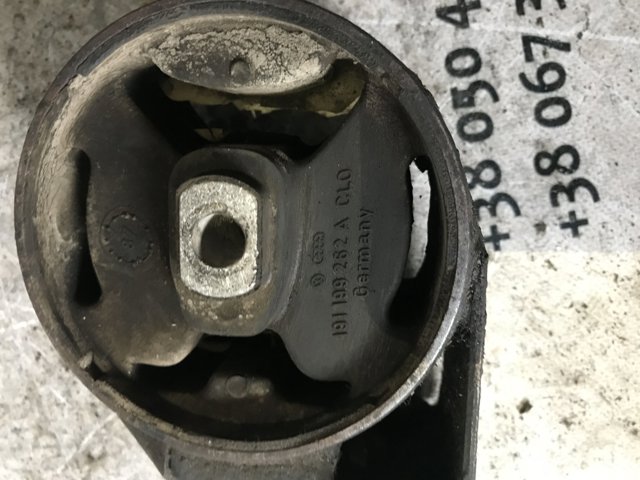 Права подушка двигуна 191199262A VAG
