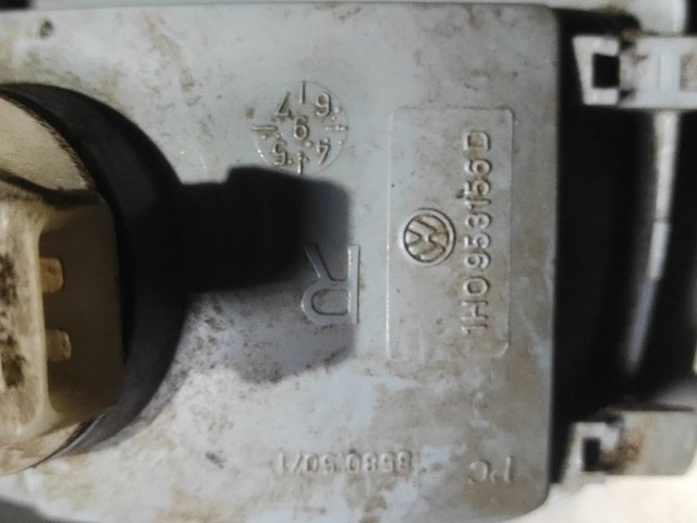 Поворотник правий 1H0953156D VAG