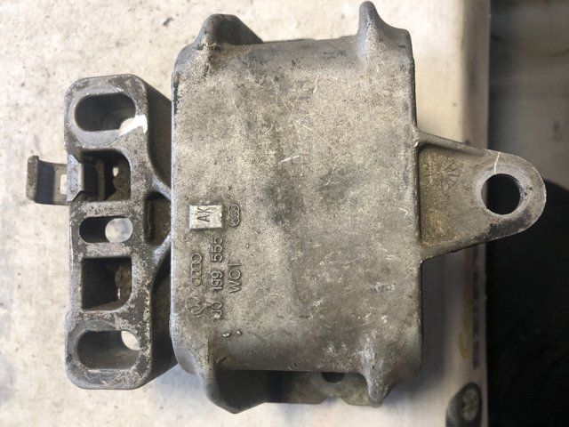 Підвіска КПП 1J0199555AK VAG