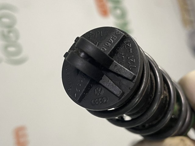 Пружина педалі зчеплення 1J2721421 VAG