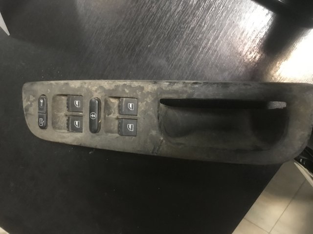 Кнопки переднього лівого склопід'ємника 1J4959857B VAG
