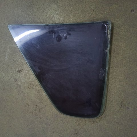 Задня кватирка ліва 1J5845215C VAG