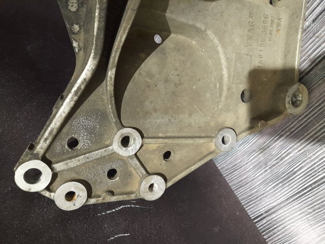 Передня балка 1K0199369G VAG