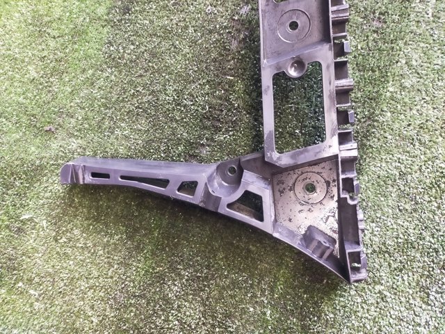 Кронштейн бампера заднього, правий 1T0807394D VAG