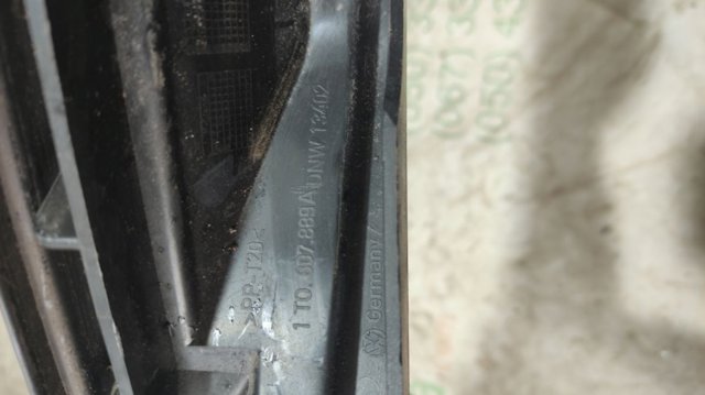 Кріплення бампера 1T0807889A VAG