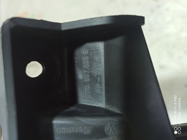 Кріплення бампера 1T0807889B VAG
