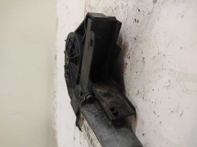 Двигун склопідіймача двері передньої, лівої 1T0959701T VAG